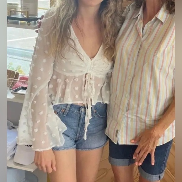 Lovers and Friends Lily Top in Off White - Picture 6 of 12